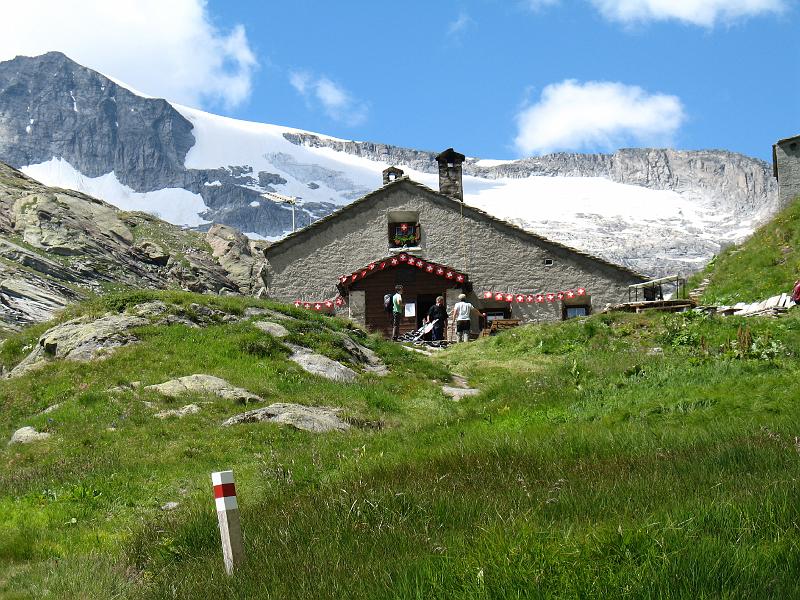 20080702_zapport_michi 112.jpg - Goodbye Zapport hut, hope we will be back soon.